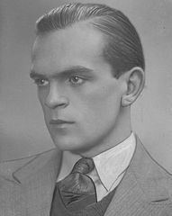Witold Małcużyński httpsuploadwikimediaorgwikipediacommonsthu