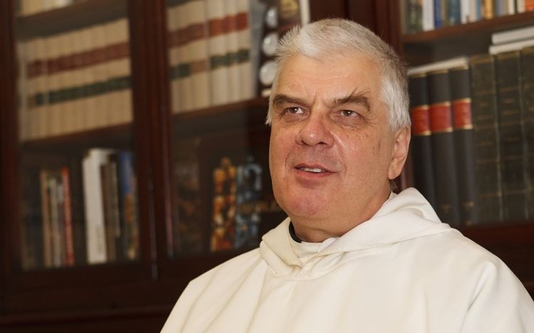 Wojciech Giertych Why not women priests The papal theologian explains