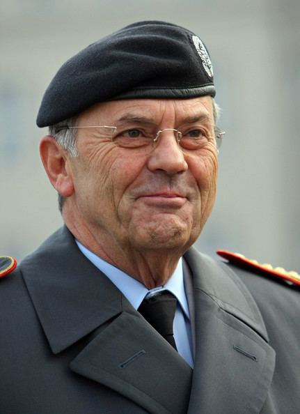 Wolfgang Schneiderhan (general) www4picturesgizimbiocomBundeswehrBuildsMonu