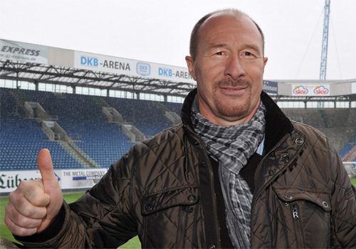 Wolfgang Wolf Vertragsverlngerung Wolfgang Wolf bleibt Trainer des FC