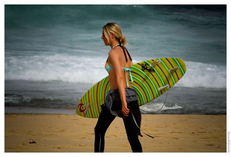 Women's surfing in Australia