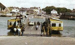 Woolston Floating Bridge httpsuploadwikimediaorgwikipediacommonsthu