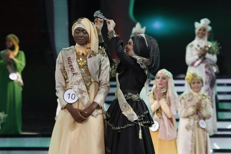 World Muslimah Miss World Muslimah 2013 Obabiyi Aishah Ajibola Of Nigeria Wins