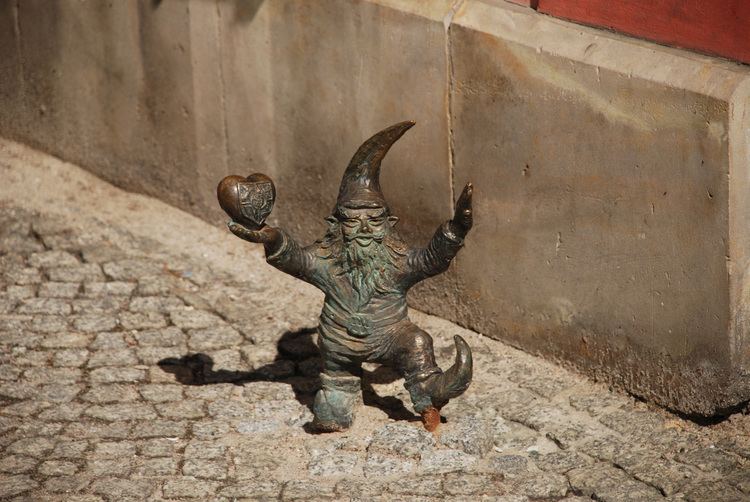 Wrocław's dwarfs httpssmediacacheak0pinimgcomoriginalsd0