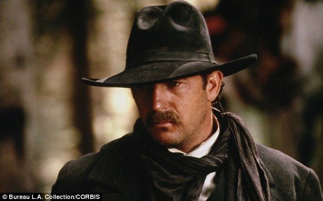 Wyatt Earp (film) movie scenes Earp has been played countless times by Hollywood leading men Here Kevin Costner portrays