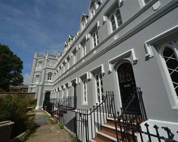 Wykeham Terrace, Brighton Stage and screen actress Flora Robson Where they lived Tours