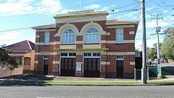 Wynnum Ambulance Station httpsuploadwikimediaorgwikipediacommonsthu