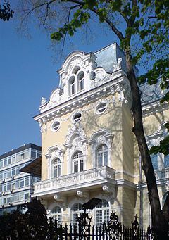 Yablanski House httpsuploadwikimediaorgwikipediacommonsthu