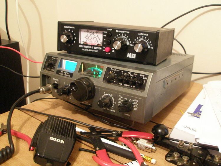 Yaesu FT-7(B)