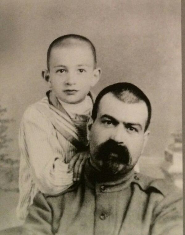 Yakov Yurovsky Yakov Mikhailovich Yurovsky with one of his sons AL Romanovs