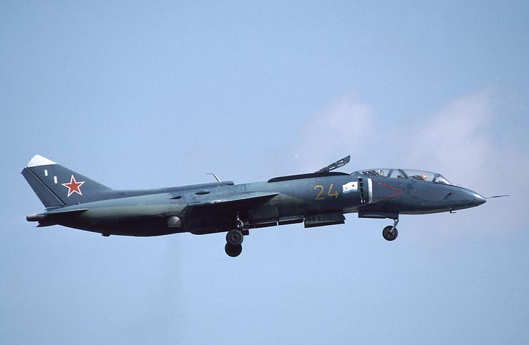 Yakovlev Yak-45 FileYakovlev Yak38U at MAKS1993 airshowjpg Wikimedia Commons