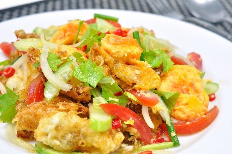 Yam khai dao Spicy Fried Egg Salad Thai Food Yam Khai Dao YouTube