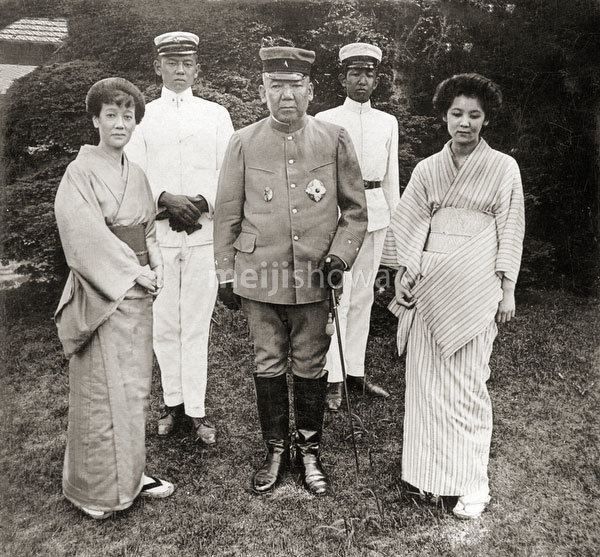 Ōyama Iwao Sutematsu and Iwao Oyama and their children Japan Meiji And the