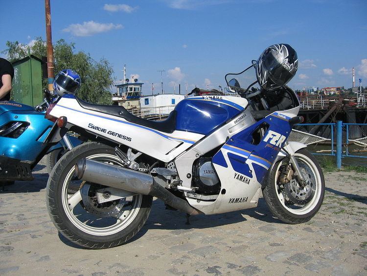 Yamaha FZR1000