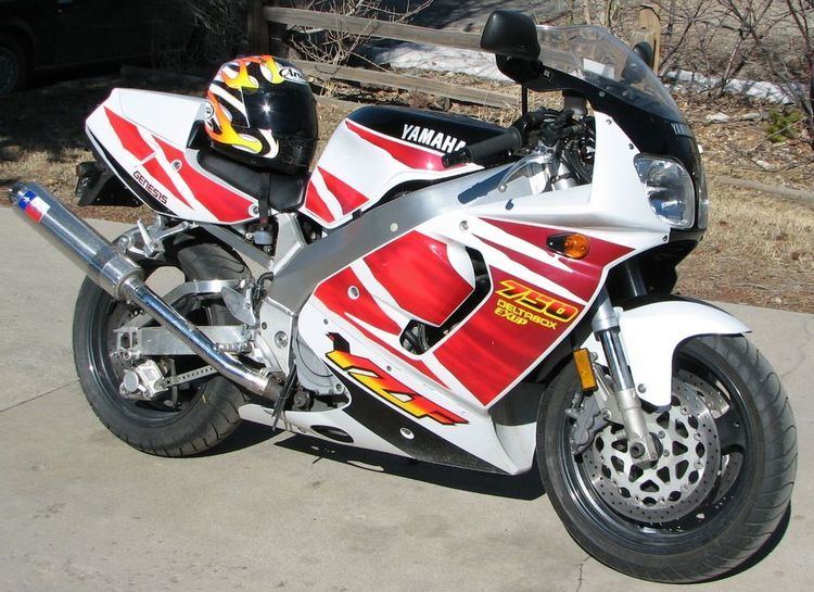 Yamaha YZF750