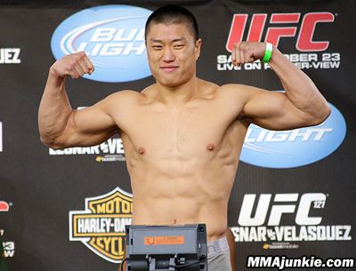 Yang Dongi Rob Kimmons vs Dongi Yang official for UFC on Versus 3