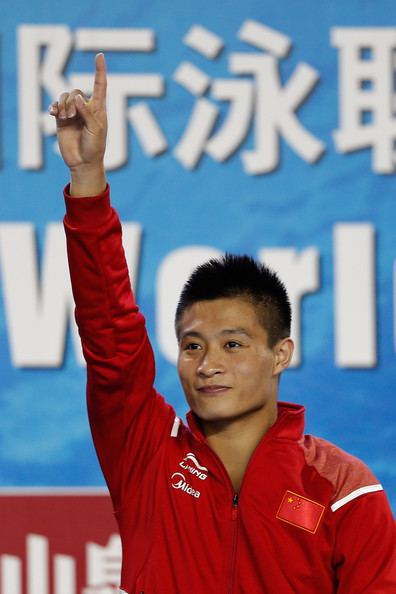 Yang Jian (diver) Three gold medals out of three finals for China ZwemZa