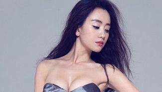 Yang Rong (actress) Actress Yang Rong flaunts charming figure Xinhua Englishnewscn