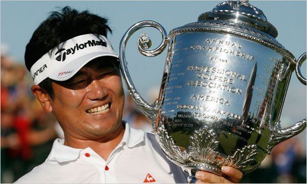 Yang Yong-eun Y E Yang Shocks Woods to Win at PGA The New York Times