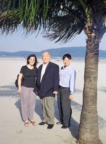 Yang Zhenduo FileMestres Yang Zhen Duo e Yang Jun com a Profa Maria Angela Soci