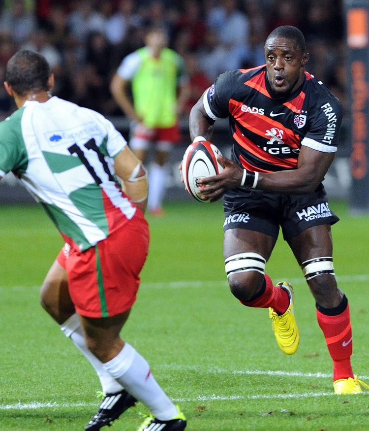 Yannick Nyanga Toulouse flanker Yannick Nyanga carries the ball Rugby