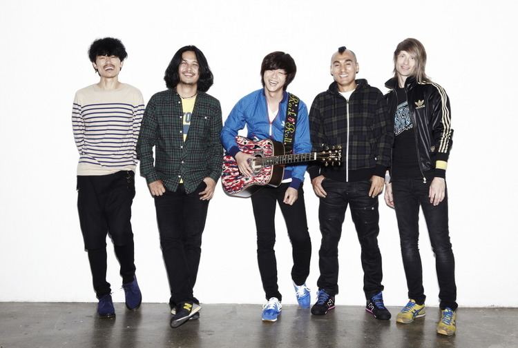 YB (band) Yoon Do Hyuns Band YB to Join Smashing Pumpkins on US Tour Soompi