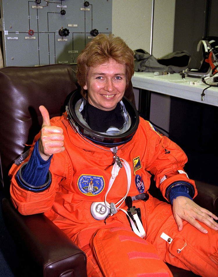 Yelena Kondakova STS84 KSC97EC0797 STS84 MS Elena Kondakova suits up