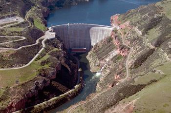 Yellowtail Dam httpsuploadwikimediaorgwikipediacommonsbb