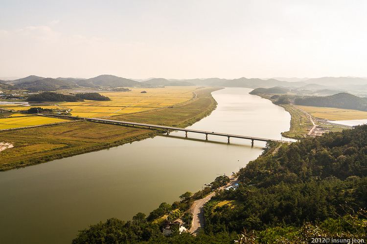 Yeongsan River httpsc1staticflickrcom98036803292670768e4