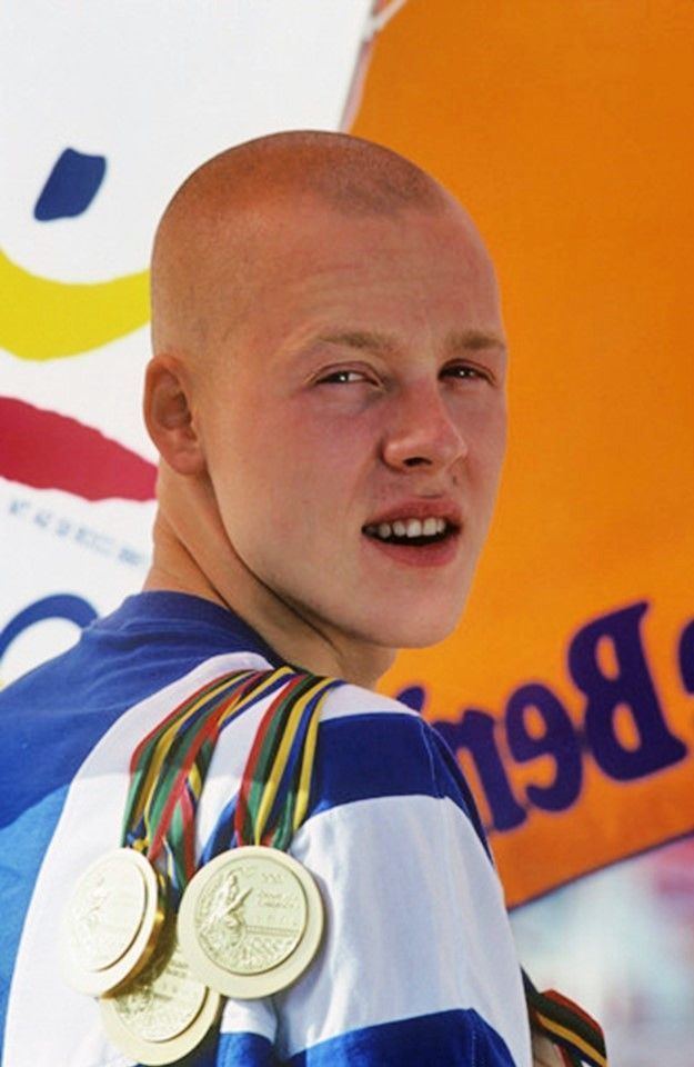 Yevgeny Sadovyi Yevgeny Sadovyi won the 200 and 400 metres freestyle and a member of