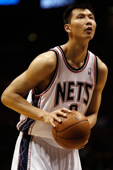 Yi Jianlian Yi Jianlian Photos New York Knicks v New Jersey Nets