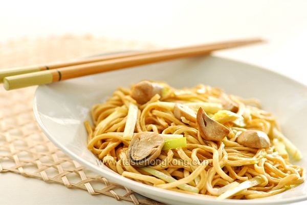 Yi mein Braised EFu Noodles with Straw Mushrooms Hong Kong Food Blog with