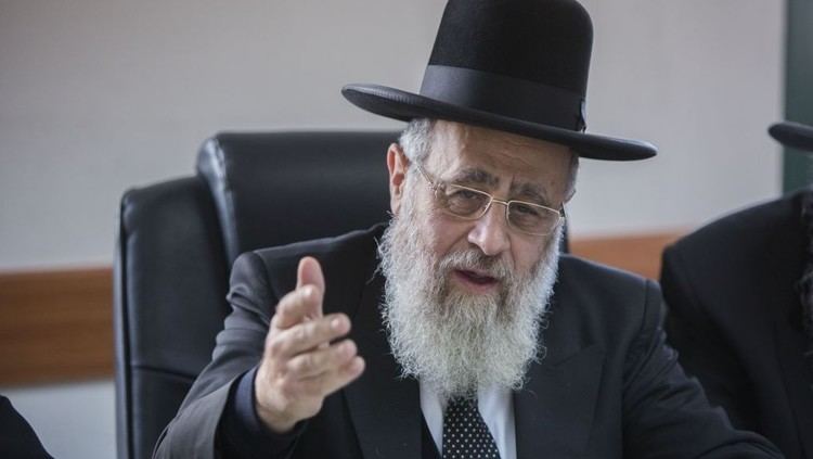 Yitzhak Yosef Chief rabbi destroyed student39s iPhone The Times of Israel