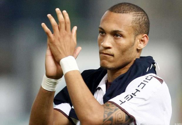 Yoan Gouffran httpsheadbandsandheartbreakfileswordpresscom