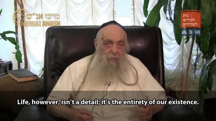 Yoel Kahn Reb Yoel Kahn Physical Reward CrownHeightsinfo Chabad News