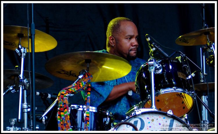 Yonrico Scott Yonrico Scott on Drums