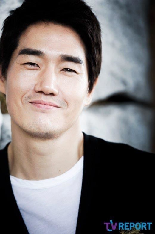 Yoo Ji-tae Yoo Jitae signs on to new Song Jinah drama Healer