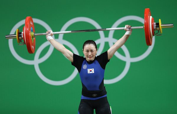 Yoon Jin-hee Jin Hee Yoon Photos Photos Weightlifting Olympics Day 2 Zimbio