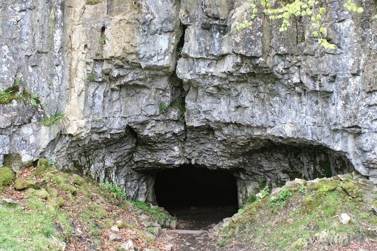 Yordas Cave A Three Peaks Up and Under