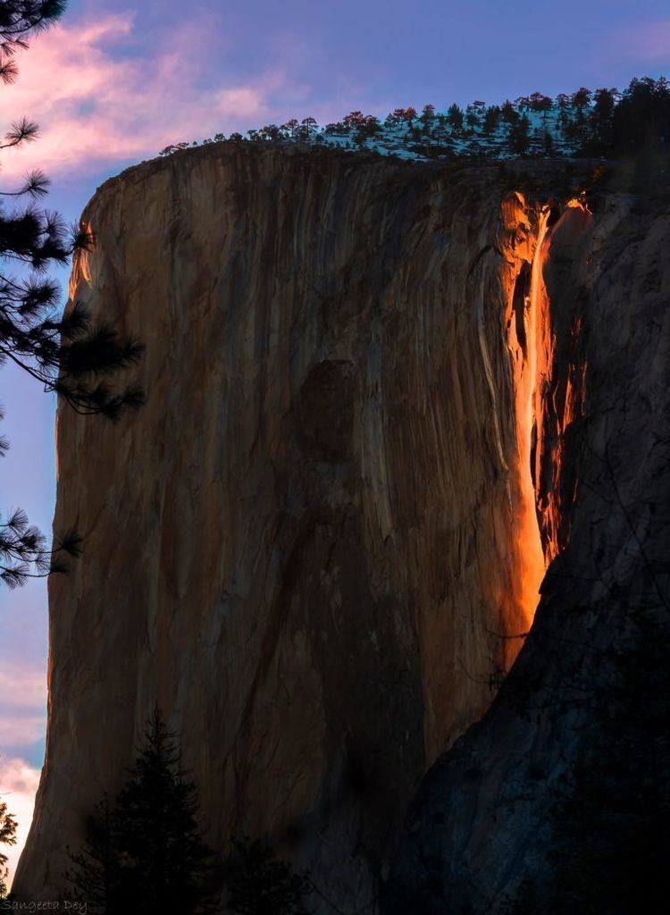 Yosemite Firefall 10 Striking Images of the Rare Yosemite Firefall Phenomenon