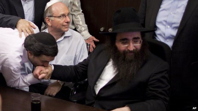 Yoshiyahu Yosef Pinto Renowned Israeli rabbi Yoshiyahu Pinto jailed for bribery BBC News