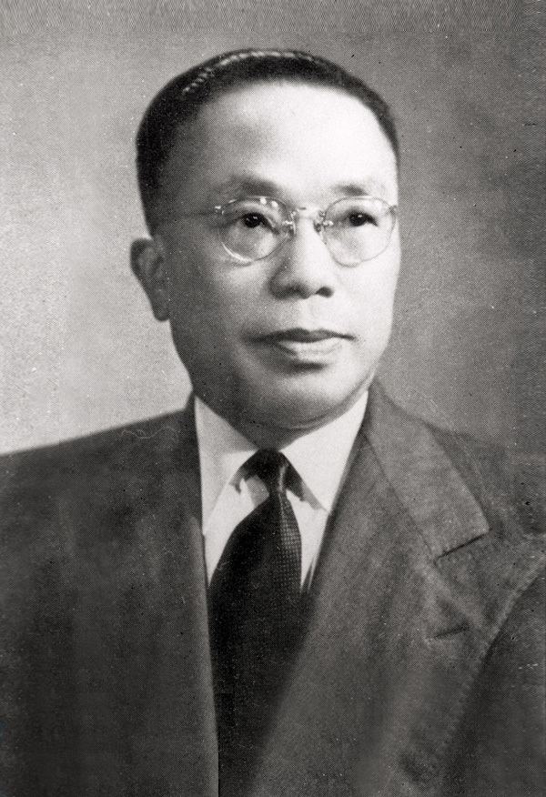 Yu Hung-Chun httpsuploadwikimediaorgwikipediacommonsbb