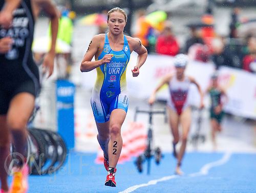 Yuliya Yelistratova ITU WORLD TRIATHLON SERIES STOCKHOLM 2012 Nigel Farrow