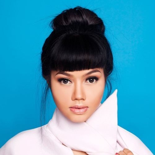 Yura (Indonesian singer) httpsi1sndcdncomavatars000218439252dvl6d2