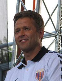 Yuriy Shatalov httpsuploadwikimediaorgwikipediacommonsthu