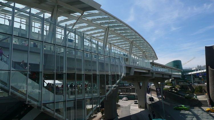 YVR–Airport station