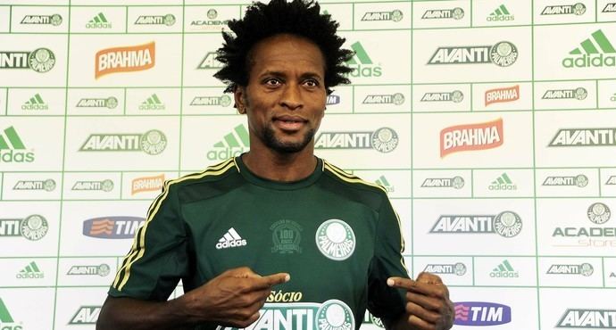 Zé Roberto Brazilian football stalwart Ze Roberto wishes to play till the age of 45