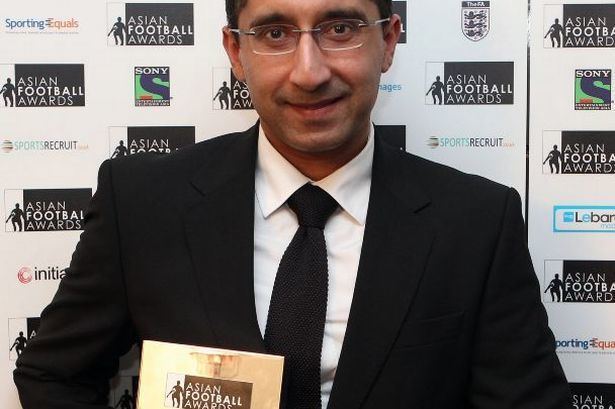 Zafar Iqbal (doctor) Liverpool FC doctor wins Asian Football Award Manchester