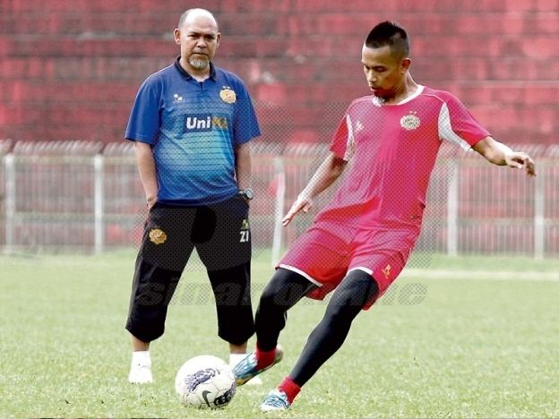 Zahasmi Ismail Zahasmi Ismail Ketua Jurulatih Baru MOF FC Dalam Saingan Liga FAM