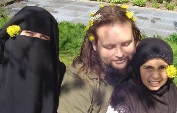 Zaynab Khadr Canadian Missing In Afghanistan Had A Terror Tie